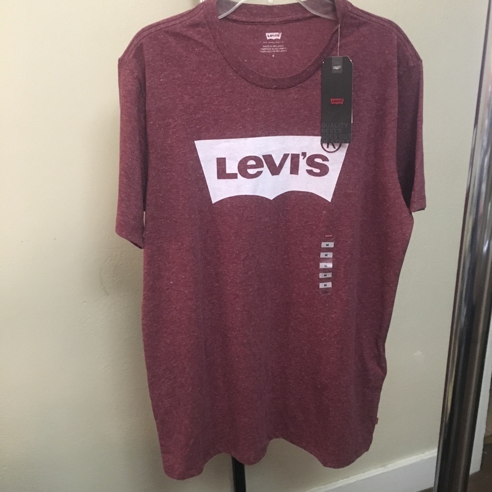 ✨Levis T-Shirt Size M✨